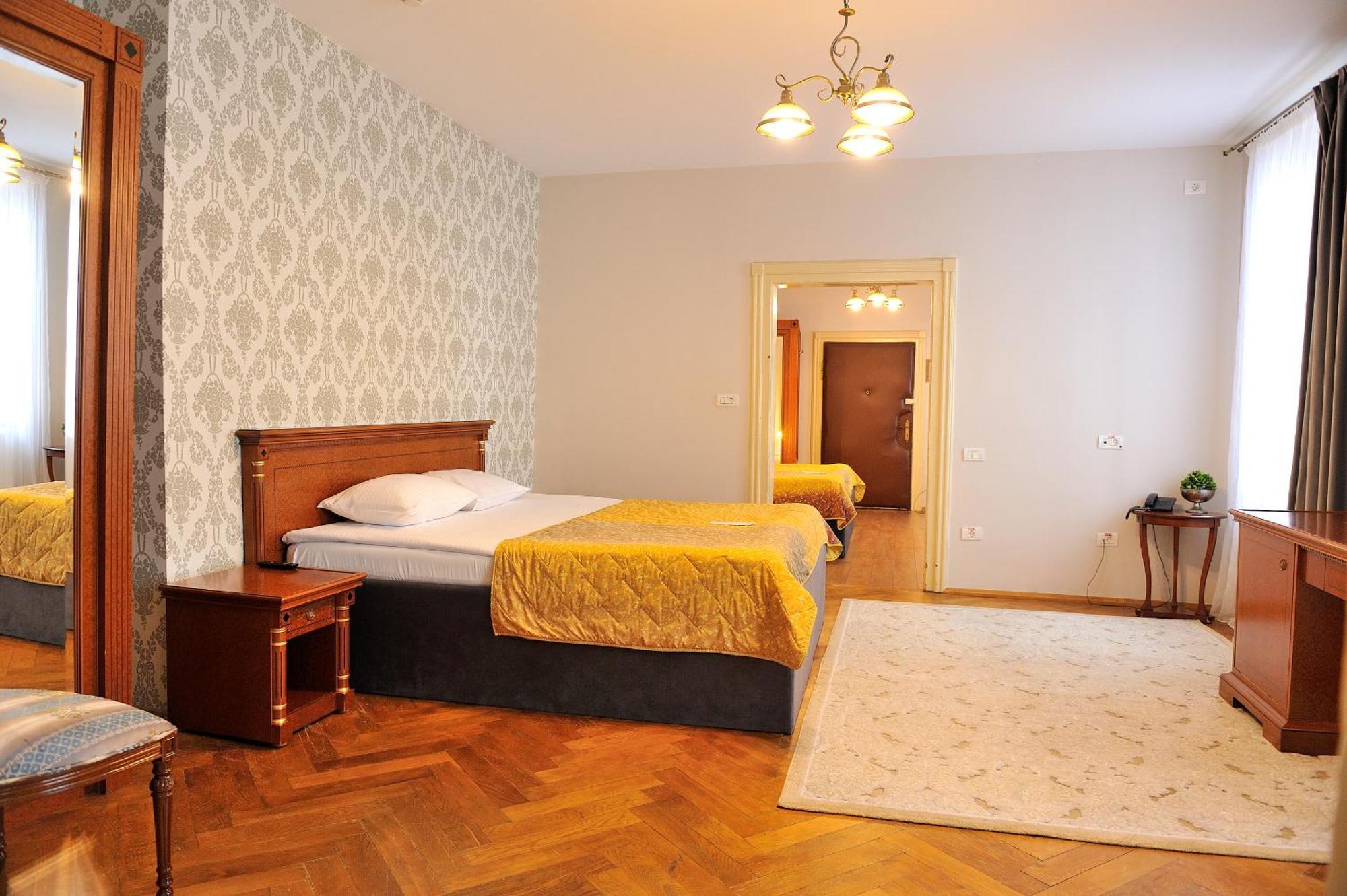 Hotel Safrano Palace Braşov Esterno foto