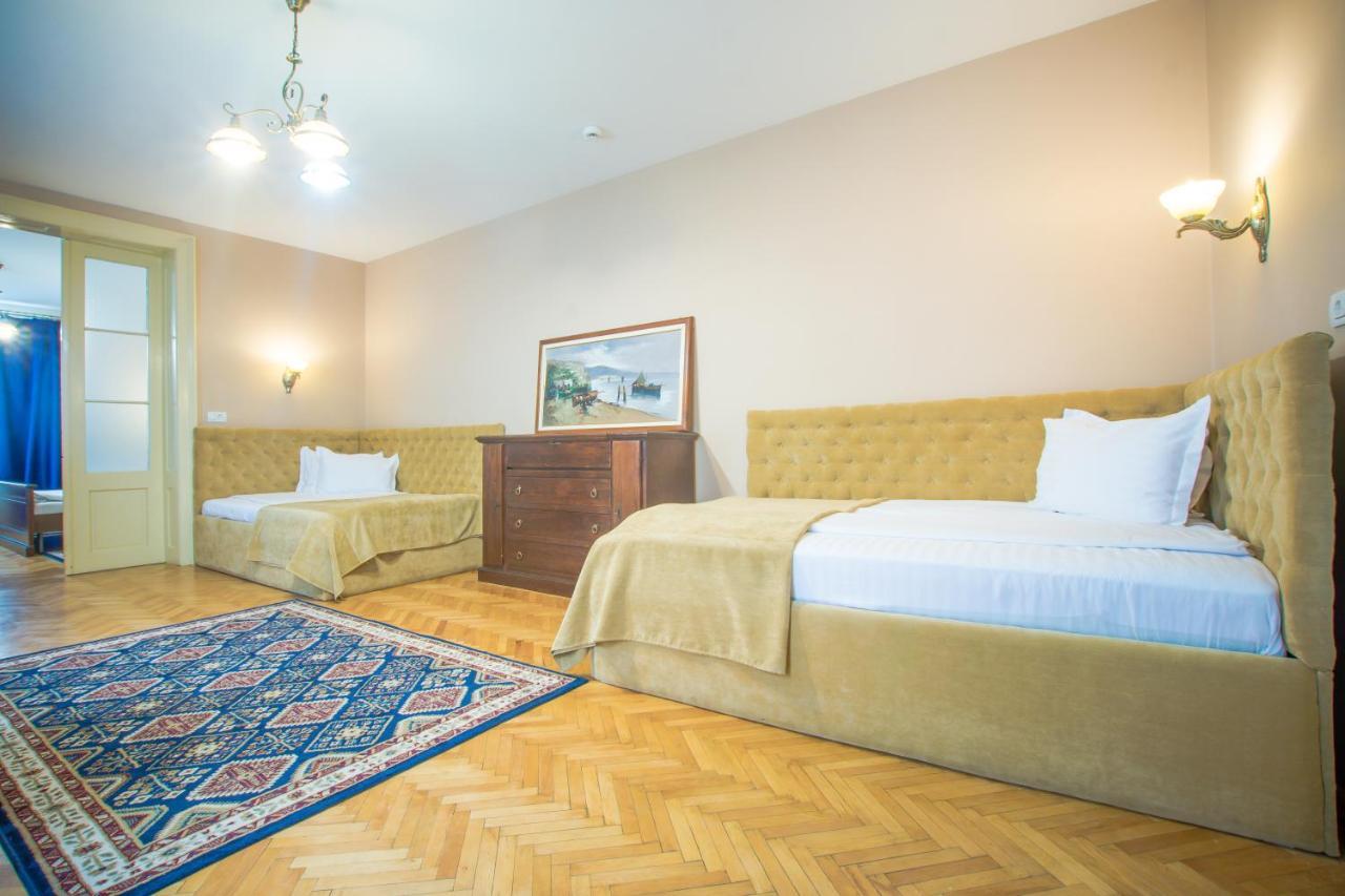 Hotel Safrano Palace Braşov Esterno foto